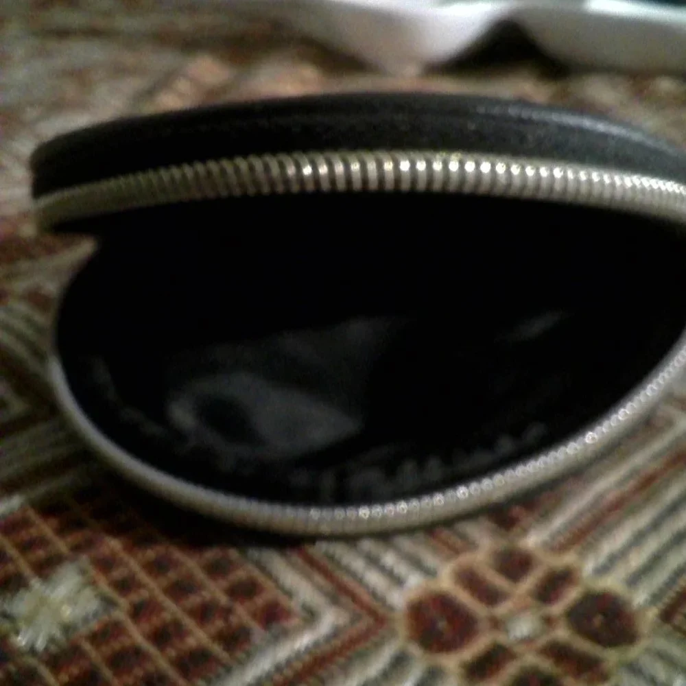 An pouch - Picture 1 of 2